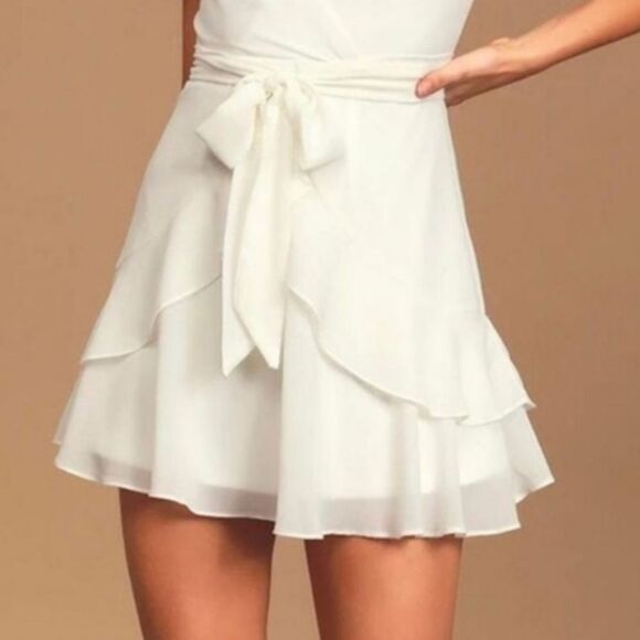 White Lulu's Dress - Picture 5 of 5